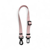 Correa de seguridad en carro para mascotas color rosa pastel